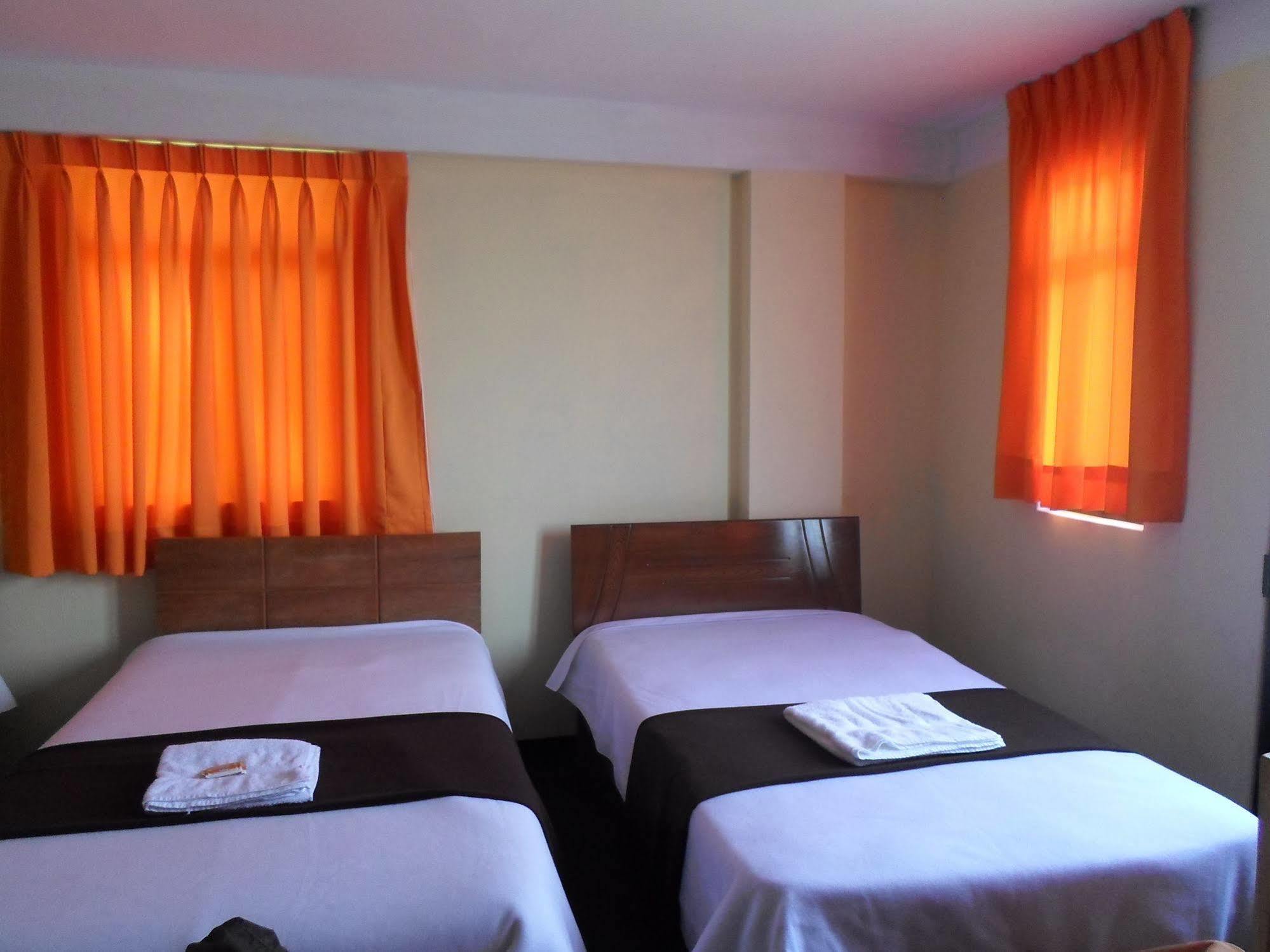 Hostal Casa del Montañista Huaraz  Exterior foto