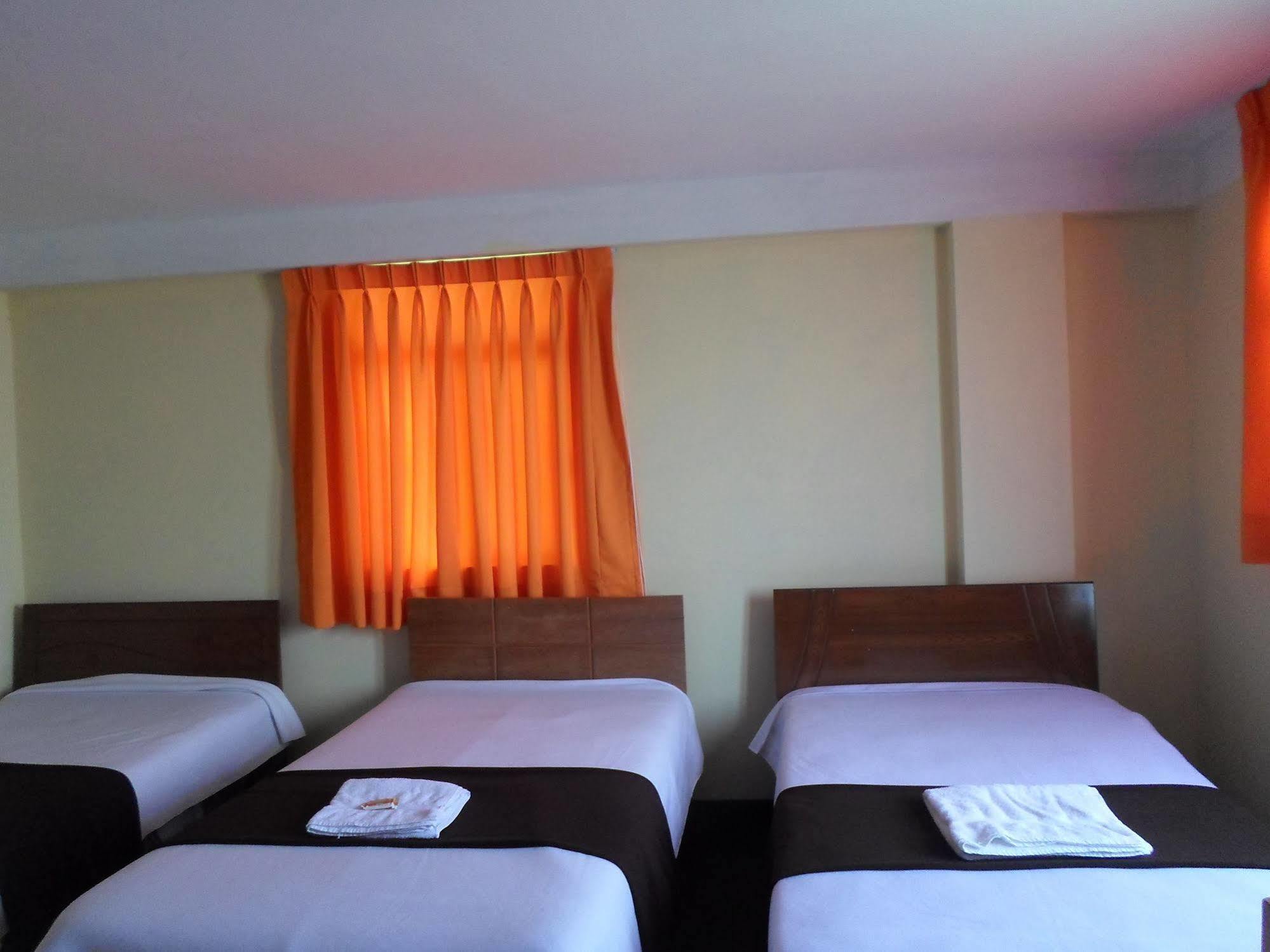 Hostal Casa del Montañista Huaraz  Exterior foto