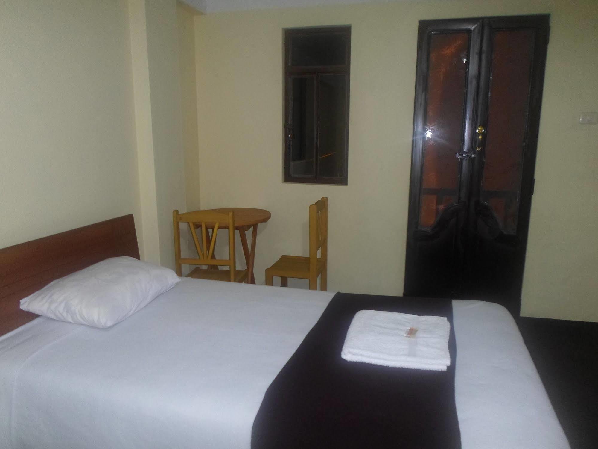Hostal Casa del Montañista Huaraz  Exterior foto